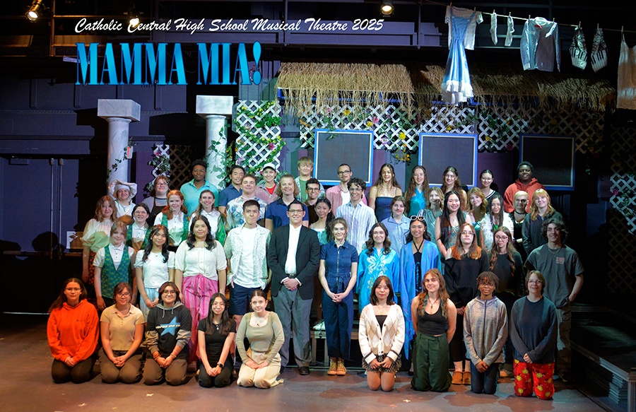 web Mamma Mia Cast 25 copy
